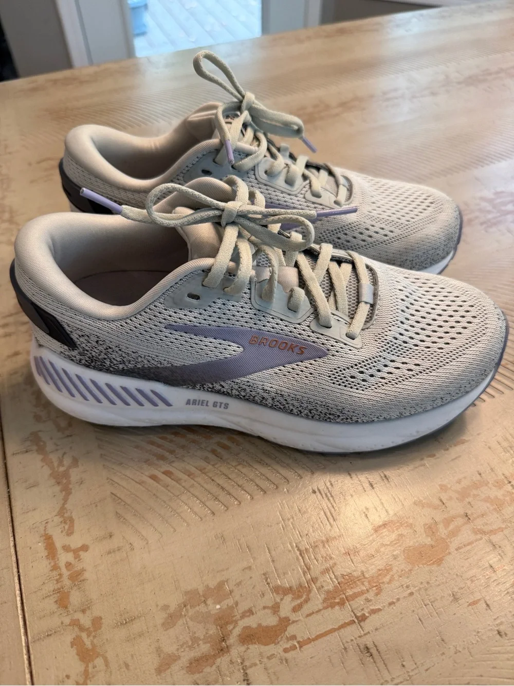 Brooks Women's Ariel GTS Running Shoes - Light Gray with Lavender